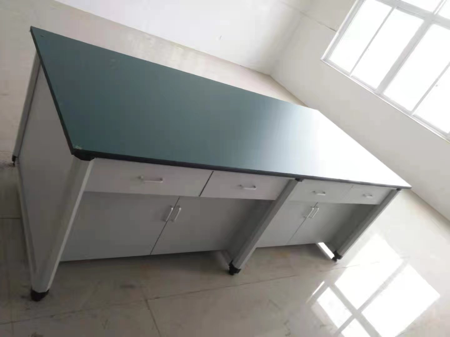 教師（shī）演示台準備台